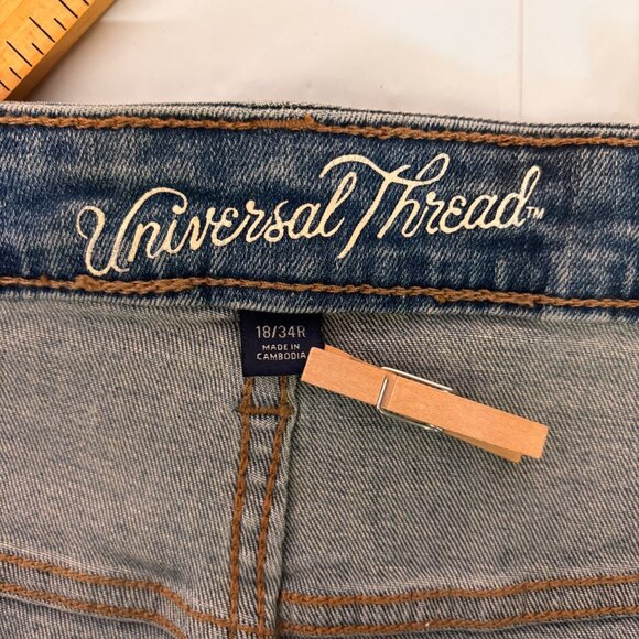 Universal Thread Women's 18R Mid-Rise Skinny Jeans Medium Wash Distressed Denim - Picture 6 of 12